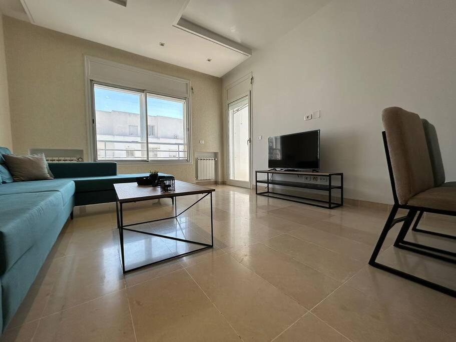 Cosy Et Spacieux, Avec Balcon Apartamento Ariana